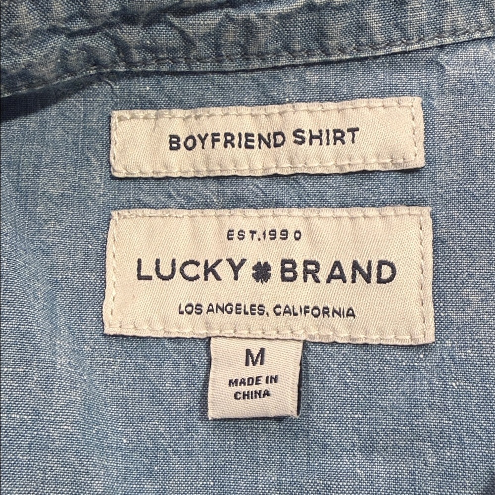Lucky Brand Light Blue Boyfriend Shirt Denim Button-Up Shirt size medium - Picture 3 of 5